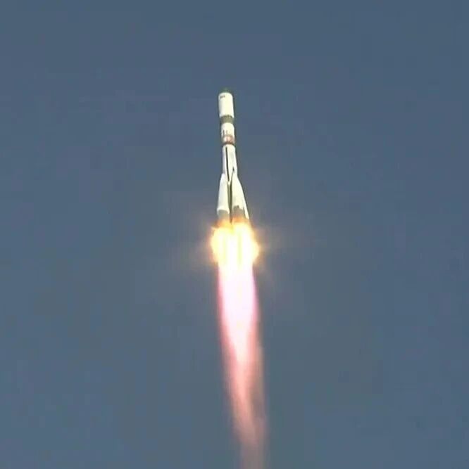 俄罗斯货运飞船携3吨补给升空后，出现对接天线故障